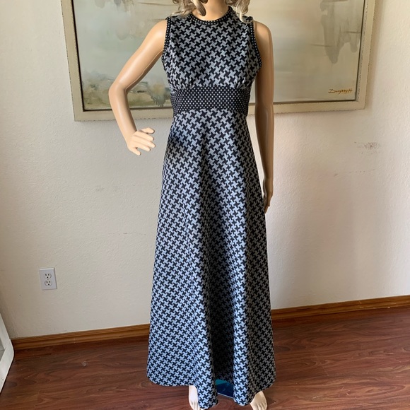 Vintage Betty Carrol for Christofopher Jones Versatile Empire waistline Dress - Picture 3 of 17